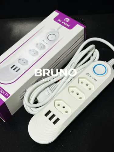 Extensão de 3 tomadas e 3 portas USB