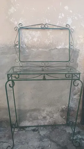 Aparador + Moldura de Espelho em Ferro Trabalhado