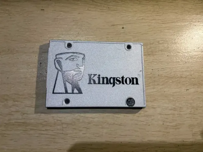 Lote 5 HDs/SSD Notebook 2.5? - 1x Kingston SSD + 2x 1TB 7200rpm + 1x WD 1TB 5400rpm + 1x T