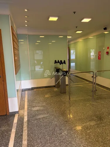 Oportunidade Única! Conjunto Comercial Desocupado à Venda em Indianópolis, São P