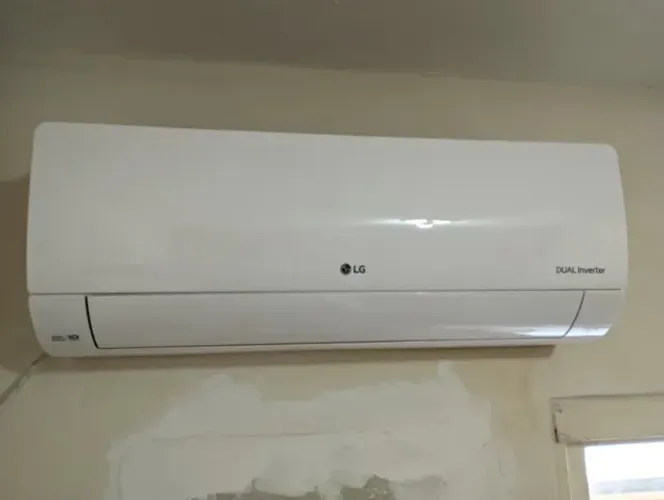 Ar Condicionado Split LG Dual Inverter 9000 BTU, ótimo estado, pouco uso, valor negociáve