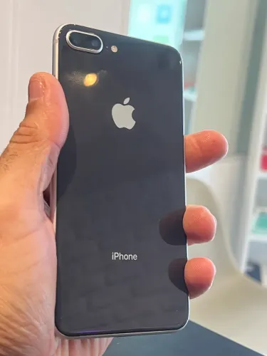 iPhone 8 Plus