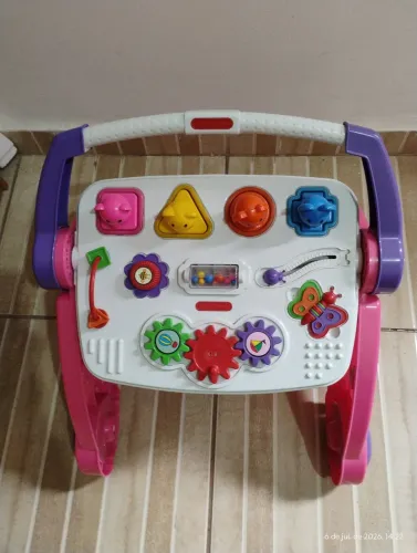 Andador, empurrador e mesa didática infantil poliplac