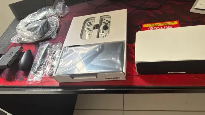 Nintendo Switch OLED Branco - Novo, Completo na Caixa