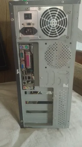 Desapegando, computador ligando mais não está dando imagem, acompanha oque esta na foto