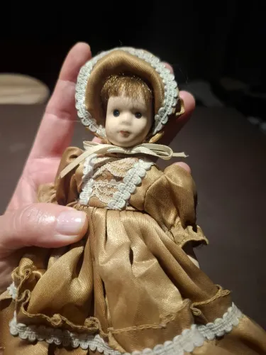 Bonecas colecionáveis porcelana