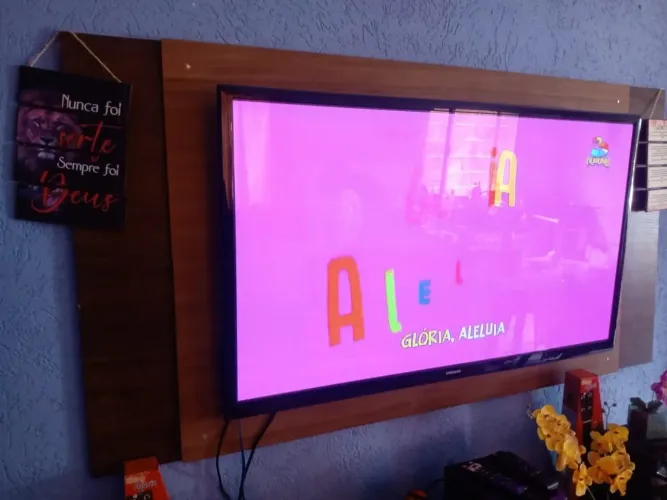 Tv Samsung com painel