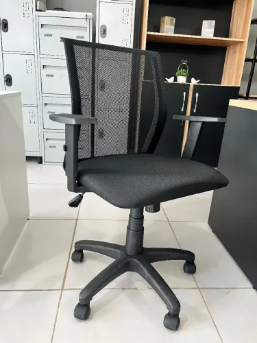 Cadeira executiva giratória Goah