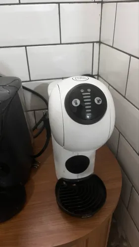 Cafeteira dolce gusto novinha