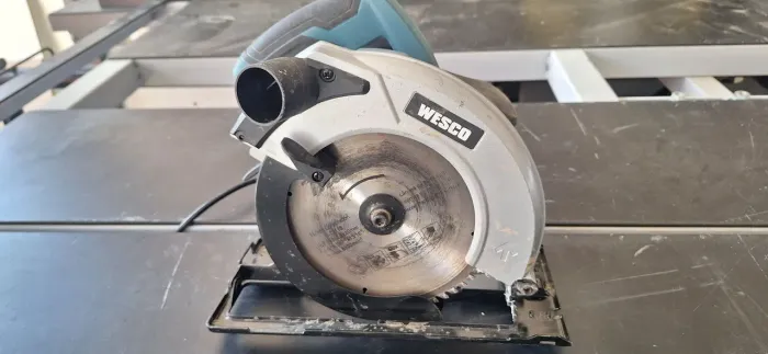 Serra circular wesco 220v