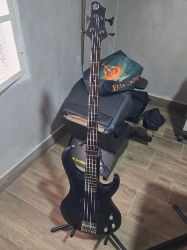 Contra-Baixo Ibanez BTB200 (Ativo)