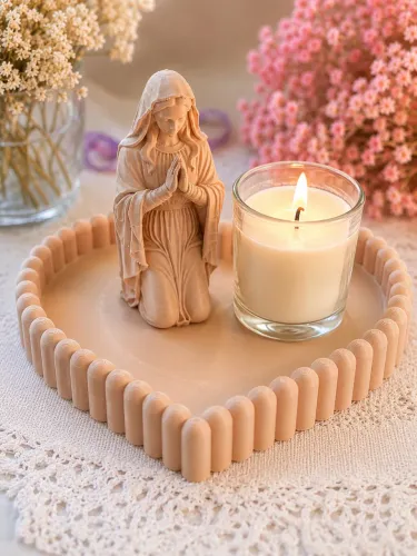 KIT RELIGIOSO COM VELA AROMÁTICA E IMAGEM DECORATIVA