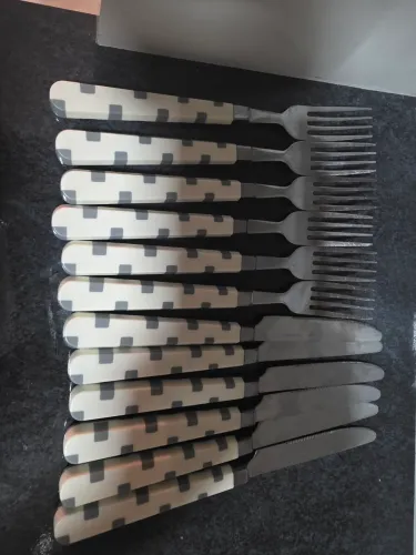 Conjunto de garfo e faça.