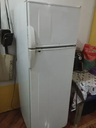 Vendo geladeira gelo seco 