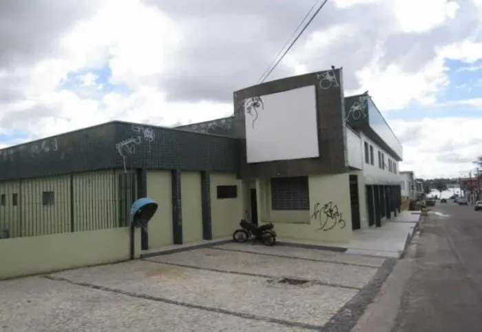 VENDE-SE PRÉDIO COMERCIAL NA AV. JOÃO PESSOA - PARANGABA