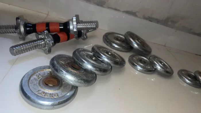 Alteres de ferro maciço para treinar em casa 