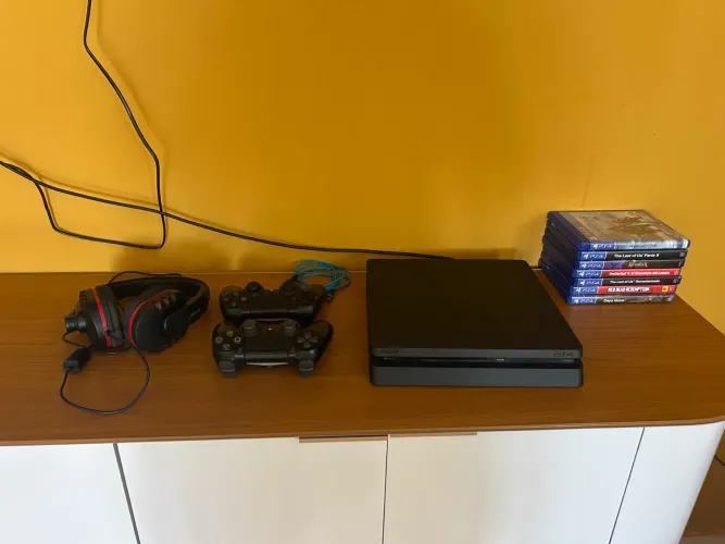 PlayStation 4 Slim de 500