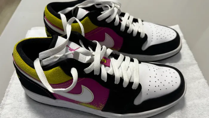 Air Jordan 1 Low SE ?Active Fuchsia?