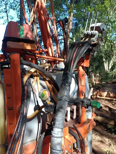 Pulverizador de 800 Litros