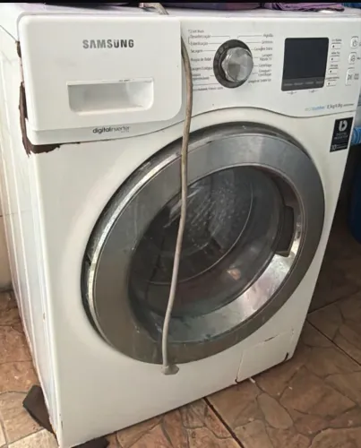 Máquina lava e seca com defeito