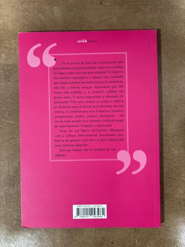 Corações de Pedra - Ganymédes José - Livro em perfeitas condições