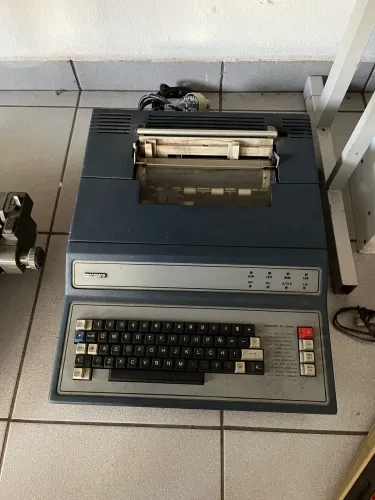 Máquina de escrever antiga