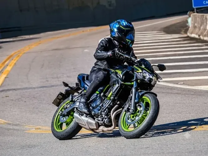 KAWASAKI Z650 ABS