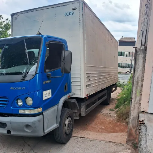 Vendo accelo 915c ano 2011 Zap * só chamar se realmente tiver interesse de com