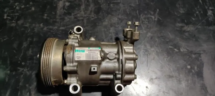 Compressor ar condicionado Sandero Logan Clio 1.6 16v