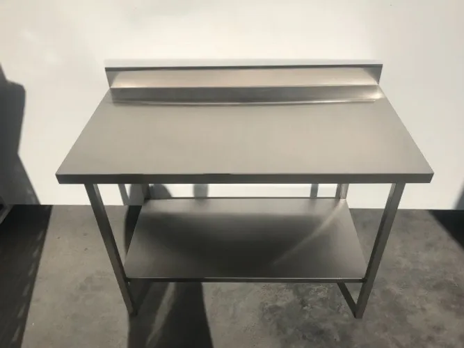 Mesa industrial em inox nova - 1,20mt