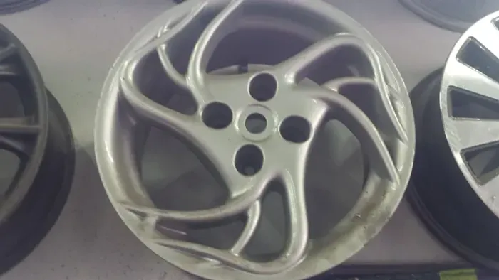 Roda aro 15 Ibr Katana estrela prata tala 7 4x100 jogo Volkswagen taluda
