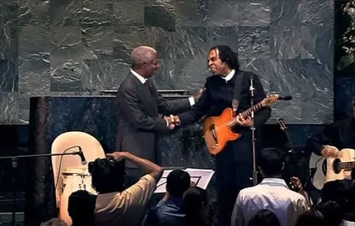 Violão Gil  nylon flat sólido