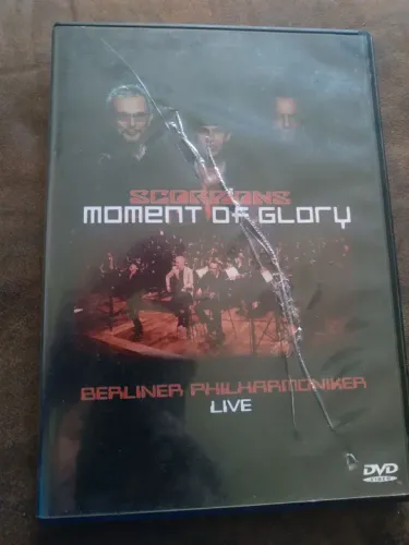 DVD Moment of Glory, da banda Scorpions e Berliner Philamoniker