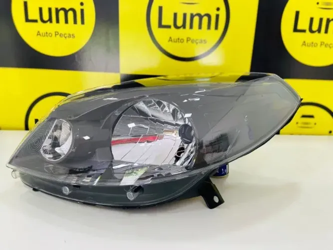 Farol Sandero 2012/2014 Mascara Cinza - NOVO
