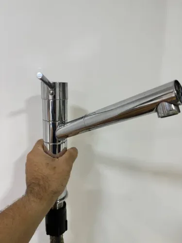 Torneira mono comando marca Delinea design italiano usada perfeita precisa trocar rabicho