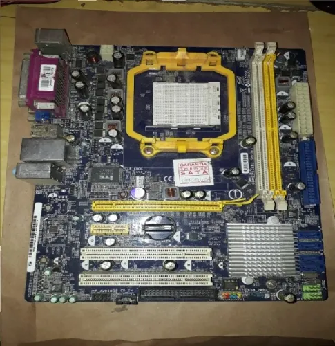 PLACA MÃE FOXCONN E253117 94V COM ESPELHO