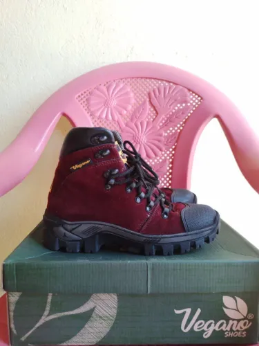 Bota Vegano Shoes Cross Gaia Borgonha