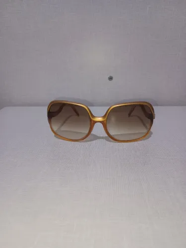 Óculos de sol vintage dourados