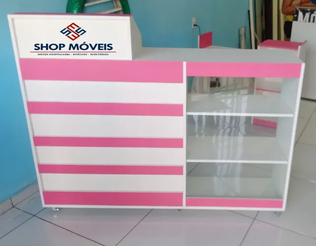 Balcão Caixa Vitrine personalizado.
