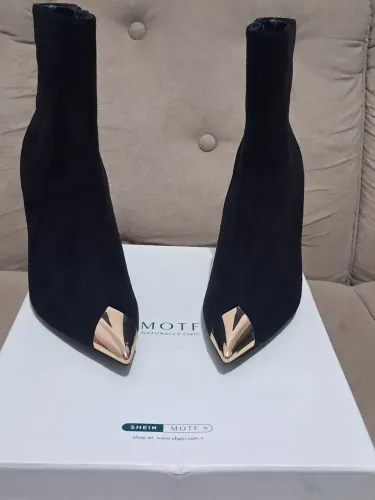 Bota de marca MOTF naturally chic