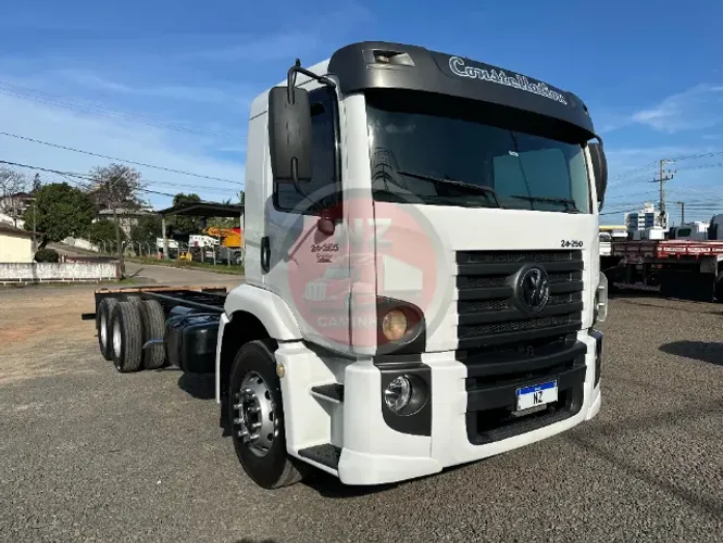 VW 24-250 CONSTELLATION 2011 6X2 