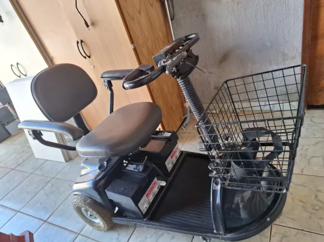Carrinho elétrico para idosos e deficientes