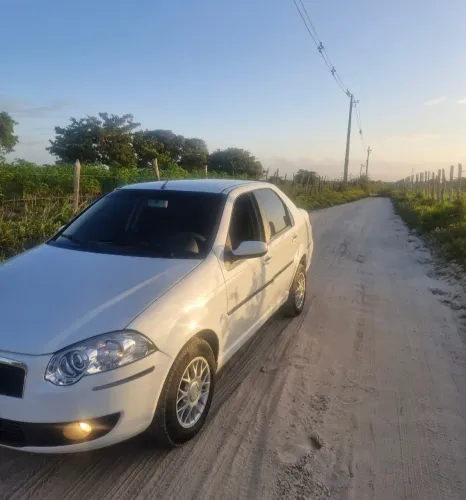 Fiat Siena Tetrafuel 1.4 MPI Fire Flex 8V 4P 2010