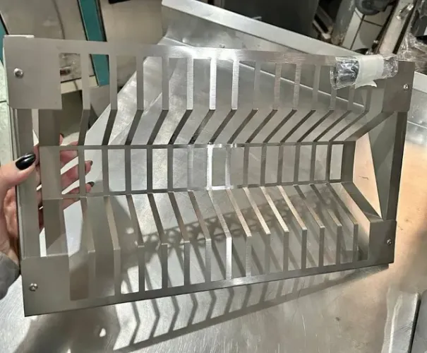 Escorredor inox de parede 15 pratos - Novo