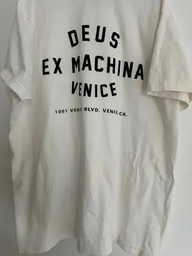 Camiseta Deus Ex Machina Venice CA Skull