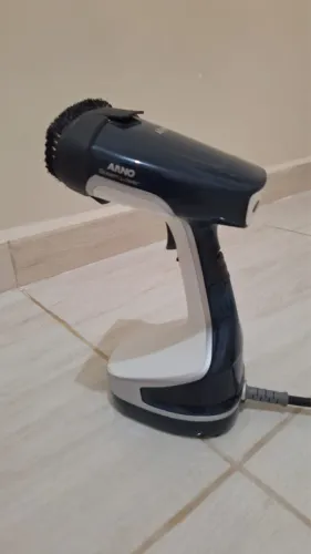 Ferro Vaporizador Arno - Fácil e prático para roupas difíceis de passar