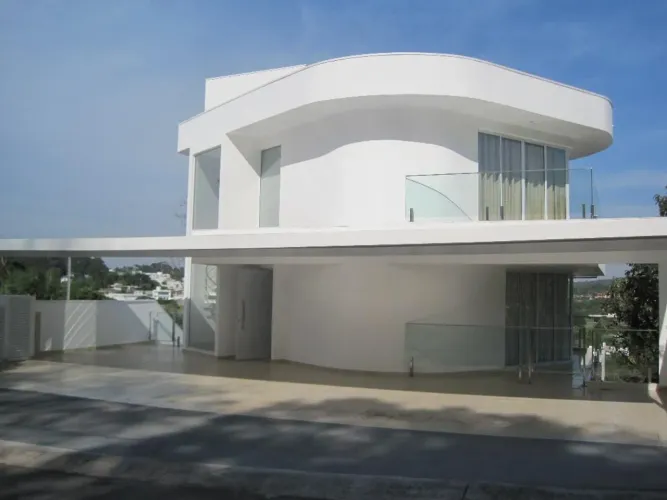 Projeto Diferenciado e Vista Privilegiada para o Campo de Golf!