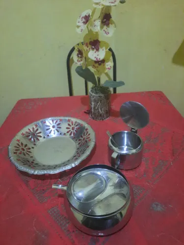 Conjunto de mesa decorativo. Sou de caetes I, abreu e lima. Valor negociável 