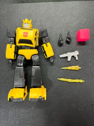 RED Bumblebee Original Hasbro