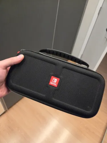 Case Capa Protetora de Viagem Nintendo Switch - em Nylon Balístico Preto - Usada